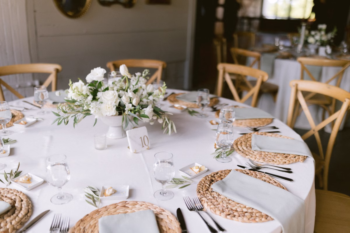 wedding reception tablescape florist allie johnson johnsons locust hall - A Farm Wedding at Johnson's Locust Hall, New Jersey Elegant white wedding reception tablescape with natural centerpieces by florist Allie Johnson at Johnson's Locust Hall farm venue in New Jersey